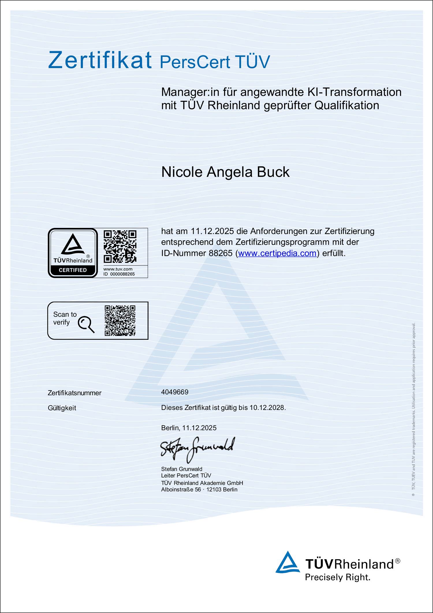 TÜV Rheinland Zertifikat – Manager:in für angewandte KI-Transformation TÜV Rheinland Zertifikat: Nicole Angela Buck als zertifizierte Manager:in für angewandte KI-Transformation